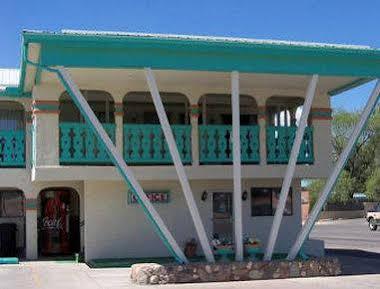 Travelodge By Wyndham Las Vegas Nm Exterior photo